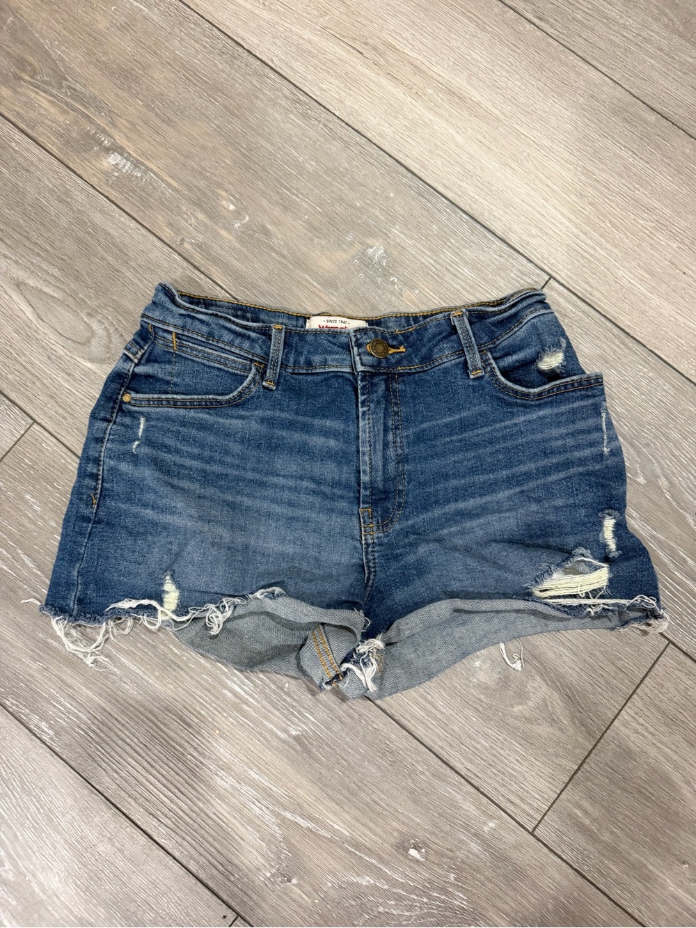 🤎 Wrangler Country Girl Vintage Cut-Off Distressed Jean Shorts✨